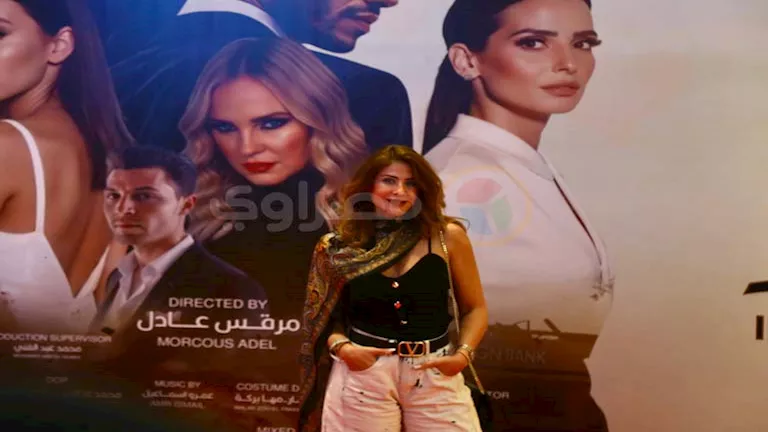 هيدي كرم وشيرين رضا يلفتان الأنظار في العرض الأول لفيلم “في عز الضهر” هيدي كرم وشيرين رضا يلفتان الأنظار في العرض الأول لفيلم “في عز الضهر”