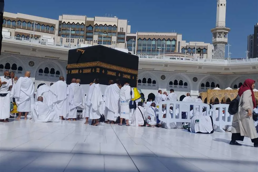 وزارة السياحة تضع خطة لتعزيز نقل الحجاج إلى عرفات وزارة السياحة تضع خطة لتعزيز نقل الحجاج إلى عرفات