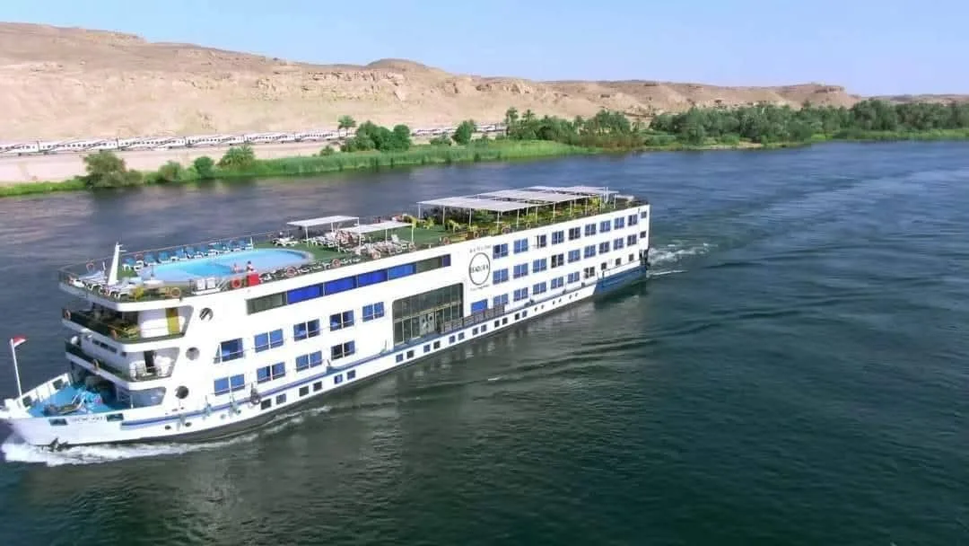 وزارة النقل تشجع الشركات الخاصة على الاستثمار في مجال النقل النهري وزارة النقل تشجع الشركات الخاصة على الاستثمار في مجال النقل النهري