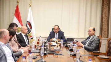وزير الأعمال يبحث فرص التعاون الاستثماري مع وفد من شركة “باور إنترناشيونال” القطرية (تفاصيل)