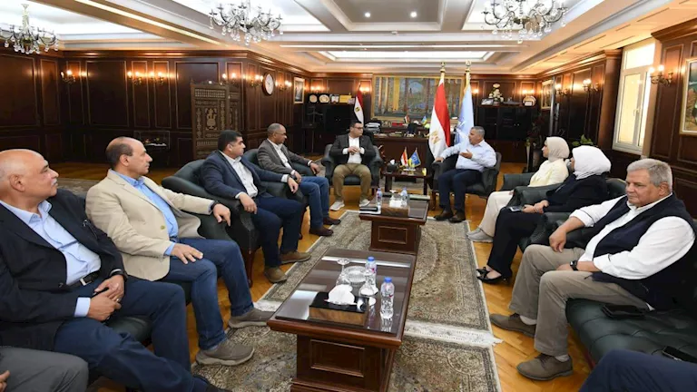 وزير الإسكان ومحافظ الإسكندرية يجتمعان لمراجعة المشاريع قيد التنفيذ. وزير الإسكان ومحافظ الإسكندرية يجتمعان لمراجعة المشاريع قيد التنفيذ.