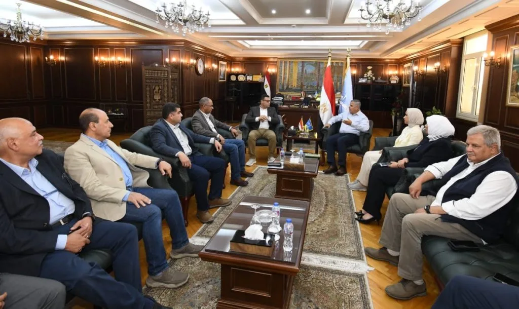 وزير الإسكان ومحافظ الإسكندرية يحضران تقدم مشروع تحسين الكورنيش وزير الإسكان ومحافظ الإسكندرية يحضران تقدم مشروع تحسين الكورنيش