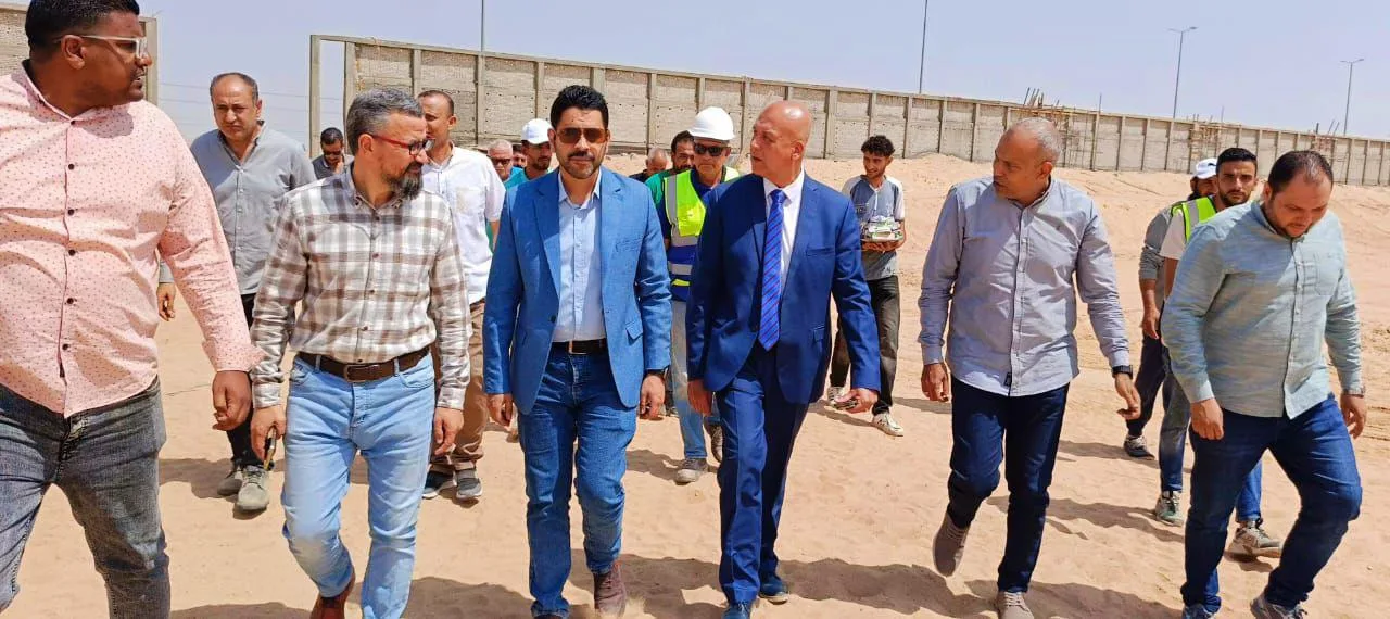 وزير الإسكان يراقب تقدم تنفيذ مشاريع البنية التحتية في العبور الجديدة والمناطق الملحقة. وزير الإسكان يراقب تقدم تنفيذ مشاريع البنية التحتية في العبور الجديدة والمناطق الملحقة.