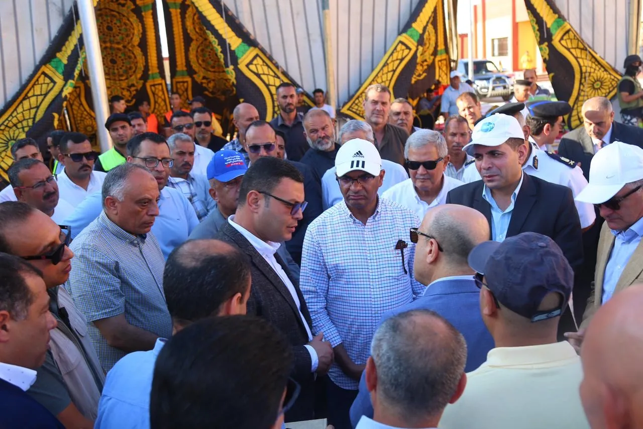 وزير الإسكان يراقب مشاريع “حياة كريمة” في كفر الشيخ ويتفقد محطة معالجة “قومسيون شرق” في مطوبس وزير الإسكان يراقب مشاريع “حياة كريمة” في كفر الشيخ ويتفقد محطة معالجة “قومسيون شرق” في مطوبس