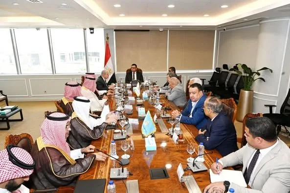 وزير الإسكان يستقبل وفداً من وزارتي “الاستثمار” و”البلديات والإسكان” وهيئة المقاولين في السعودية لبحث آفاق التعاون المشترك وزير الإسكان يستقبل وفداً من وزارتي “الاستثمار” و”البلديات والإسكان” وهيئة المقاولين في السعودية لبحث آفاق التعاون المشترك