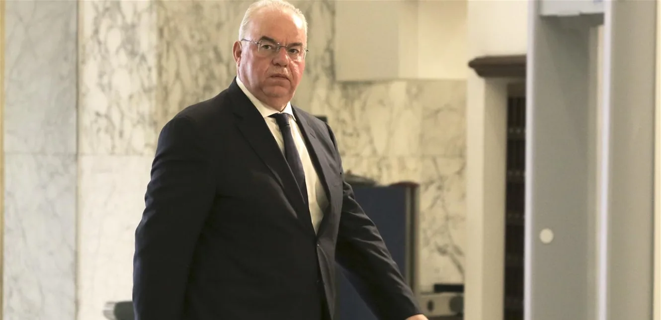 وزير الاتصالات يهنئ قوى الأمن: نؤمن بعزمكم على القضاء على كل ما هو غير قانوني وزير الاتصالات يهنئ قوى الأمن: نؤمن بعزمكم على القضاء على كل ما هو غير قانوني
