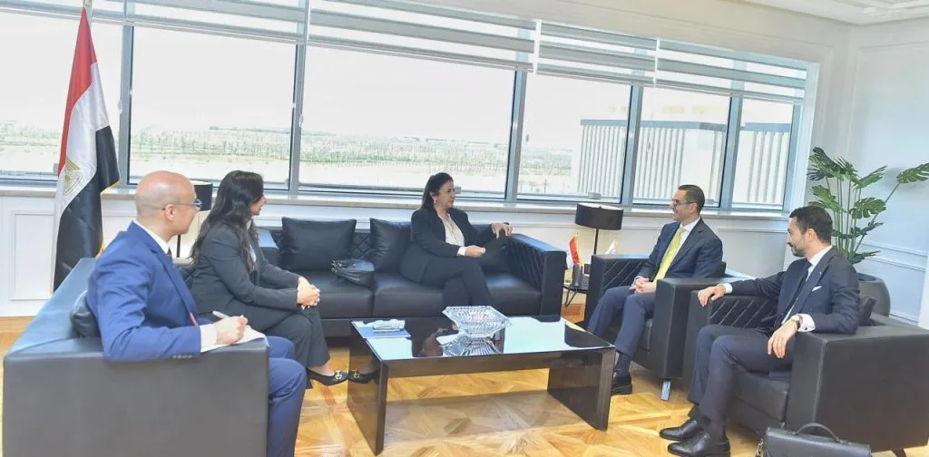 وزير الاستثمار يناقش مع AXA آفاق تحويل مصر إلى Hub إقليمي للتأمين في أفريقيا وزير الاستثمار يناقش مع AXA آفاق تحويل مصر إلى Hub إقليمي للتأمين في أفريقيا