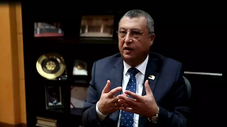 وزير البترول السابق: التوترات في الشرق الأوسط قد ترفع أسعار النفط إلى 85 دولاراً وزير البترول السابق: التوترات في الشرق الأوسط قد ترفع أسعار النفط إلى 85 دولاراً