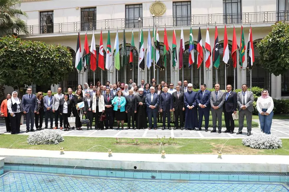 وزير التعليم العالي يفتتح المؤتمر الدولي للمناخ والبيئة بتفويض من «مدبولي» وزير التعليم العالي يفتتح المؤتمر الدولي للمناخ والبيئة بتفويض من «مدبولي»