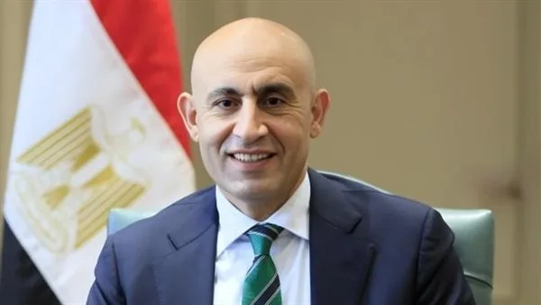 وزير التعليم يتابع بدء امتحانات الثانوية العامة 2025 من مركز العمليات وزير التعليم يتابع بدء امتحانات الثانوية العامة 2025 من مركز العمليات