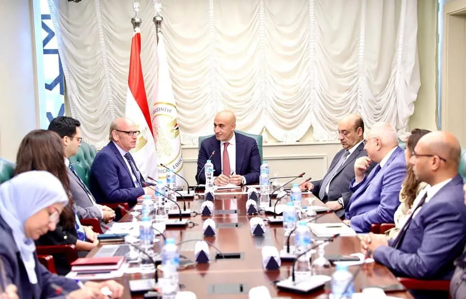 وزير التعليم يناقش مع وفد من الوكالة الألمانية للتعاون الدولي سبل تعزيز الشراكة في تطوير التعليم الفني وزير التعليم يناقش مع وفد من الوكالة الألمانية للتعاون الدولي سبل تعزيز الشراكة في تطوير التعليم الفني