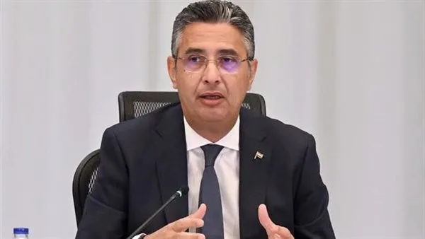 وزير التموين: تجاوزنا إنتاج القمح للعام الماضي ونحقق اكتفاء ذاتي في الأرز والسكر. وزير التموين: تجاوزنا إنتاج القمح للعام الماضي ونحقق اكتفاء ذاتي في الأرز والسكر.