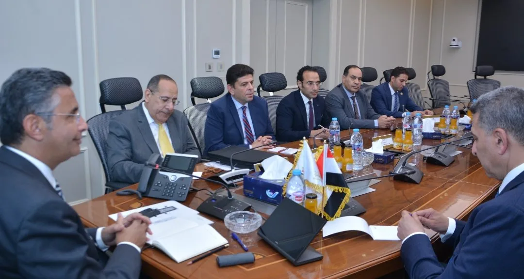 وزير التموين يتباحث مع ممثلي شعبة المواد الغذائية ونقابة البقالين وشباب مشروع جمعيتي حول المطالب والمقترحات ووسائل التطوير. وزير التموين يتباحث مع ممثلي شعبة المواد الغذائية ونقابة البقالين وشباب مشروع جمعيتي حول المطالب والمقترحات ووسائل التطوير.