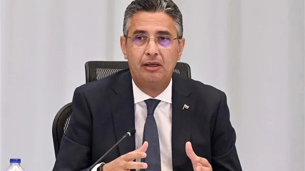 وزير التموين يطمئن المواطنين: لدينا احتياطي استراتيجي يكفي لستة أشهر وزير التموين يطمئن المواطنين: لدينا احتياطي استراتيجي يكفي لستة أشهر