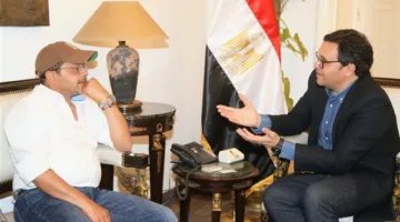 وزير الثقافة يجتمع مع محمد هنيدي لمناقشة تنظيم عروض مسرحية في المحافظات