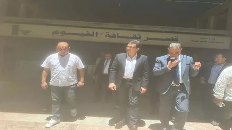 وزير الثقافة يزور قصر ثقافة الفيوم ويدعو لإنجاز المشروع بسرعة وزير الثقافة يزور قصر ثقافة الفيوم ويدعو لإنجاز المشروع بسرعة
