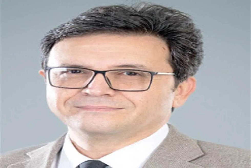 وزير الثقافة يعلن عن وقف تنفيذ قرار رفع رسوم المصنفات الفنية والعودة إلى الرسوم السابقة. وزير الثقافة يعلن عن وقف تنفيذ قرار رفع رسوم المصنفات الفنية والعودة إلى الرسوم السابقة.