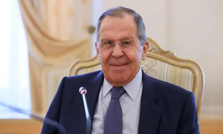 وزير الخارجية الروسي يتناول القضايا الإقليمية والدولية مع نظيره المجري عبر الهاتف وزير الخارجية الروسي يتناول القضايا الإقليمية والدولية مع نظيره المجري عبر الهاتف