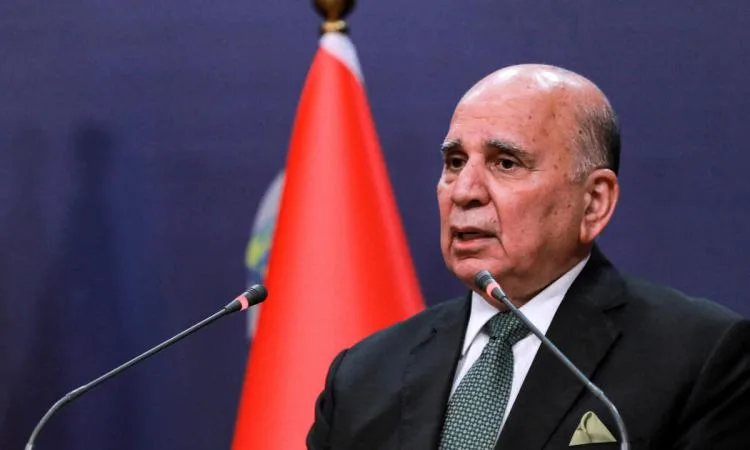 وزير الخارجية العراقي يتحدث إلى نظيره الإيراني: نعمل على استمرار جهود التهدئة. وزير الخارجية العراقي يتحدث إلى نظيره الإيراني: نعمل على استمرار جهود التهدئة.