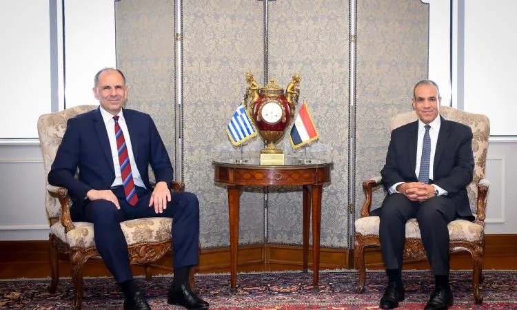 وزير الخارجية والهجرة يلتقي وزير الخارجية اليوناني وزير الخارجية والهجرة يلتقي وزير الخارجية اليوناني