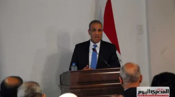 وزير الخارجية يطمئن نظيره الإيراني باستمرار مصر في تقديم الدعم للبنان.