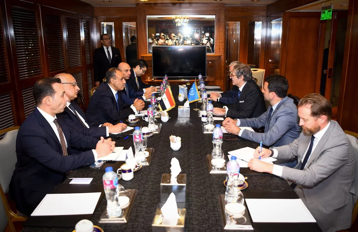 وزير الخارجية يلتقي بنظيره الإيراني ومدير الوكالة الدولية للطاقة الذرية في القاهرة وزير الخارجية يلتقي بنظيره الإيراني ومدير الوكالة الدولية للطاقة الذرية في القاهرة