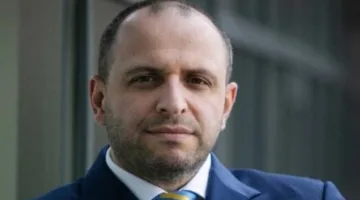 وزير الدفاع الأوكراني: يمكن معالجة جميع القضايا الأساسية في المفاوضات مع روسيا