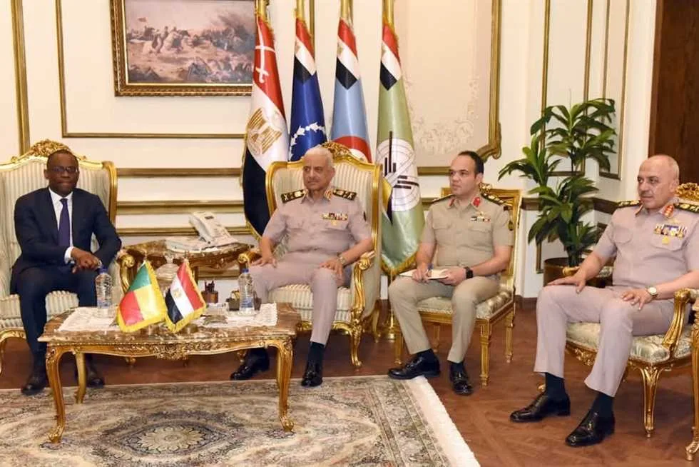 وزير الدفاع يجتمع مع نظيره وزير الخارجية من جمهورية بنين وزير الدفاع يجتمع مع نظيره وزير الخارجية من جمهورية بنين