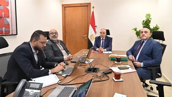 وزير الري يراقب جهود حماية السواحل الشمالية وزير الري يراقب جهود حماية السواحل الشمالية