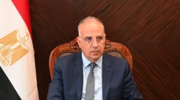وزير الري يوجه بمتابعة دائمة لحالة المصارف الزراعية ومحطات المياه في المحافظات