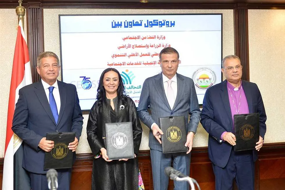 وزير الزراعة: دعم المزارعين الصغار لتعزيز إنتاج القمح وزير الزراعة: دعم المزارعين الصغار لتعزيز إنتاج القمح
