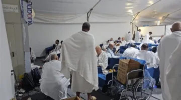 وزير السياحة والآثار يتفقد مخيمات الحجاج المصريين في عرفات للاطمئنان على توفير كافة الخدمات لهم