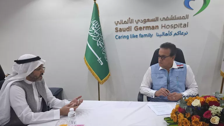 وزير الصحة السعودي يؤدي مناسك الحج وزير الصحة السعودي يؤدي مناسك الحج