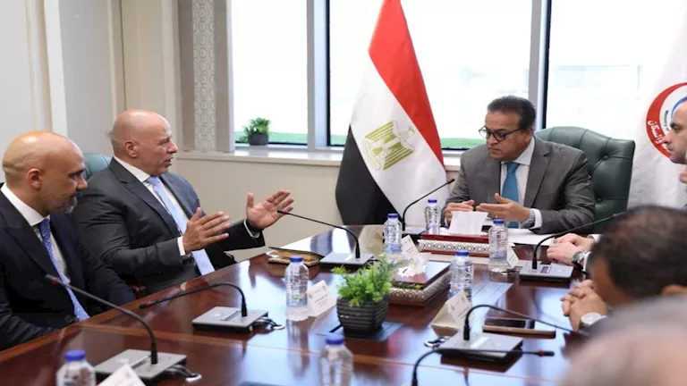وزير الصحة يناقش مع مدير “جنرال إليكتريك” جهود توطين أجهزة السونار محلياً وزير الصحة يناقش مع مدير “جنرال إليكتريك” جهود توطين أجهزة السونار محلياً