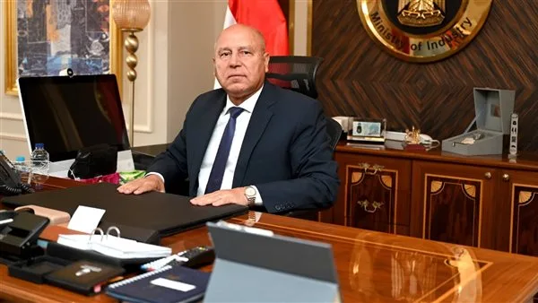 وزير الصناعة والنقل يوضح معلومات حول إنتاج حليب الأطفال بعد تصريحات الرئيس السيسي وزير الصناعة والنقل يوضح معلومات حول إنتاج حليب الأطفال بعد تصريحات الرئيس السيسي