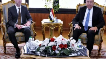 وزير الطيران يستعرض مع مسؤولي البنك الأوروبي فرص الاستثمار في تحديث المطارات