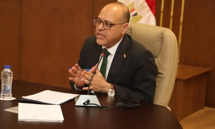 وزير العمل: safeguarding children is a fundamental aspect of our national strategy. وزير العمل: safeguarding children is a fundamental aspect of our national strategy.