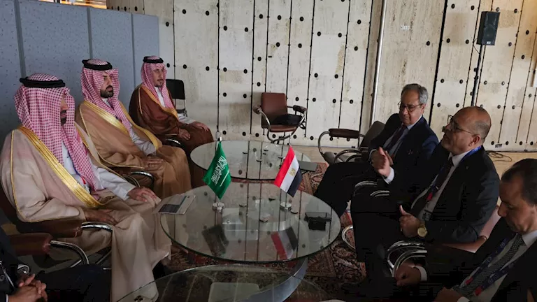 وزير العمل يناقش مع نظيره السعودي سبل تعزيز التعاون في مجالات التدريب والتوظيف وزير العمل يناقش مع نظيره السعودي سبل تعزيز التعاون في مجالات التدريب والتوظيف