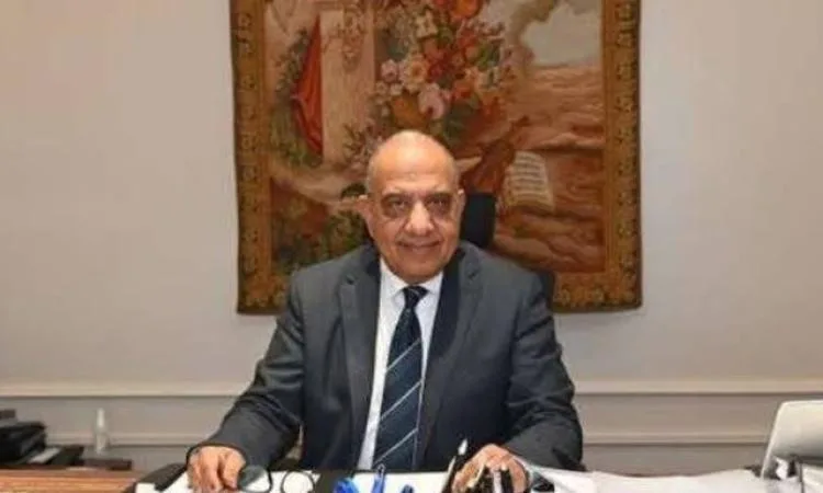 وزير الكهرباء يراقب خطة العمل لتحسين جودة الخدمات خلال عيد الأضحى وزير الكهرباء يراقب خطة العمل لتحسين جودة الخدمات خلال عيد الأضحى
