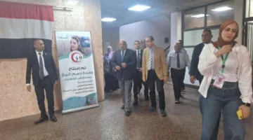 وزير الكهرباء يقوم بزيارة مفاجئة لمستشفى الكهرباء في ألماظة ويتفاعل مع الموظفين هناك