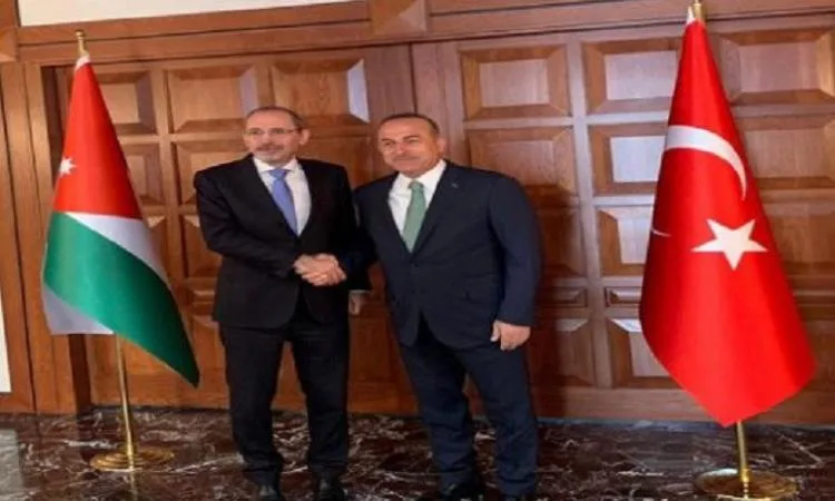 وزيرا خارجية الأردن وتركيا يناقشان سبل تقليل التوترات في المنطقة وزيرا خارجية الأردن وتركيا يناقشان سبل تقليل التوترات في المنطقة