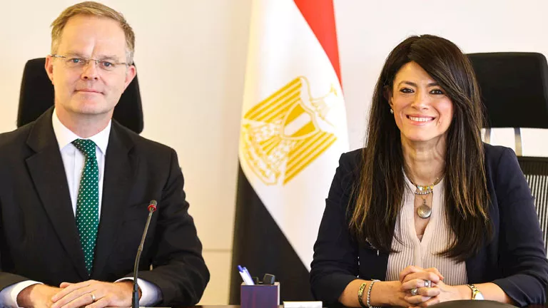 وزيرة التخطيط تناقش مع السفير البريطاني طرق جديدة لتمويل القطاع الخاص وزيرة التخطيط تناقش مع السفير البريطاني طرق جديدة لتمويل القطاع الخاص