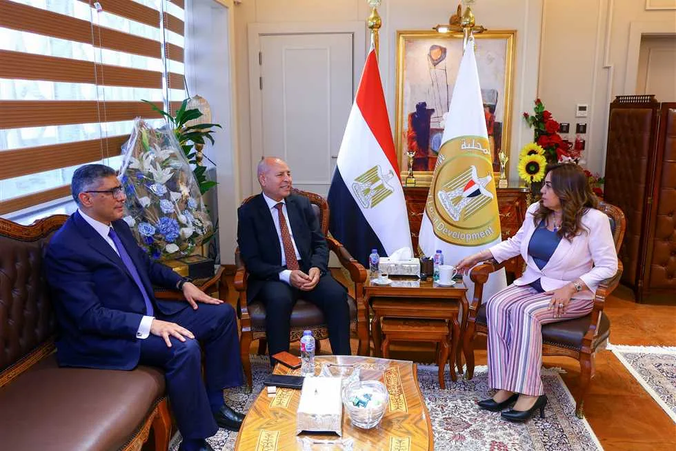 وزيرة التنمية المحلية تراقب تقدم المشاريع التنموية والخدمية في القاهرة والجيزة وزيرة التنمية المحلية تراقب تقدم المشاريع التنموية والخدمية في القاهرة والجيزة
