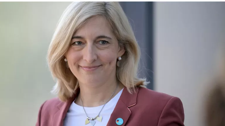 وزيرة الصحة الألمانية تشدد على أهمية تعزيز التبرع بالأعضاء وزيرة الصحة الألمانية تشدد على أهمية تعزيز التبرع بالأعضاء