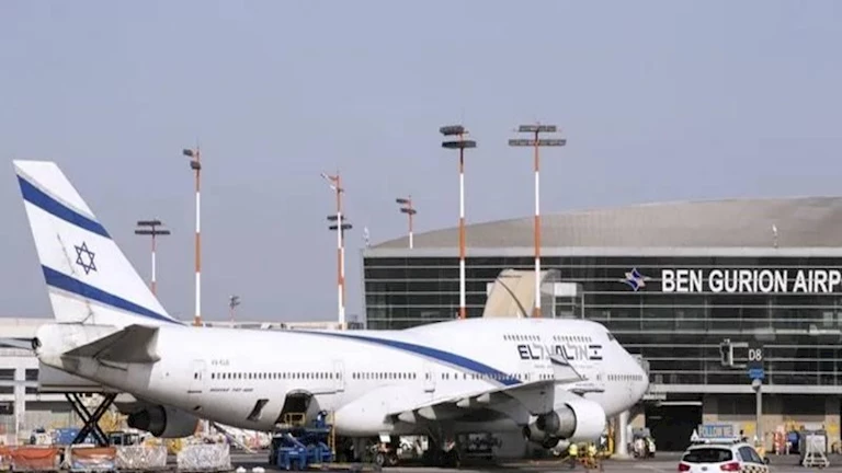 وسائل إعلام عبرية: انفجارات في مطار بن غوريون نتيجة صواريخ إيرانية وسائل إعلام عبرية: انفجارات في مطار بن غوريون نتيجة صواريخ إيرانية