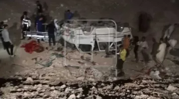وفاة شخص وإصابة 10 آخرين في حادث انقلاب ميكروباص على الطريق الصحراوي الشرقي في أسيوط