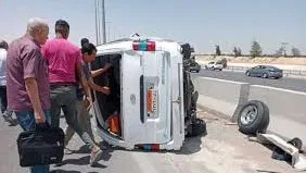 وفاة شخص وإصابة 8 آخرين جراء انقلاب حافلة صغيرة في الشرقية وفاة شخص وإصابة 8 آخرين جراء انقلاب حافلة صغيرة في الشرقية