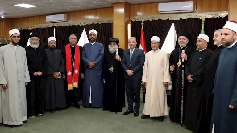 وفد من الأزهر والأوقاف والكنائس يبارك محافظ الإسماعيلية بمناسبة عيد الأضحى وفد من الأزهر والأوقاف والكنائس يبارك محافظ الإسماعيلية بمناسبة عيد الأضحى