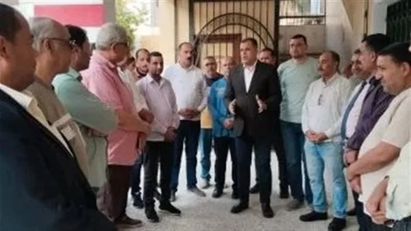 وكيل وزارة التعليم في دمياط يشرف على توزيع أسئلة امتحانات الشهادتين الإعدادية والفنية وكيل وزارة التعليم في دمياط يشرف على توزيع أسئلة امتحانات الشهادتين الإعدادية والفنية