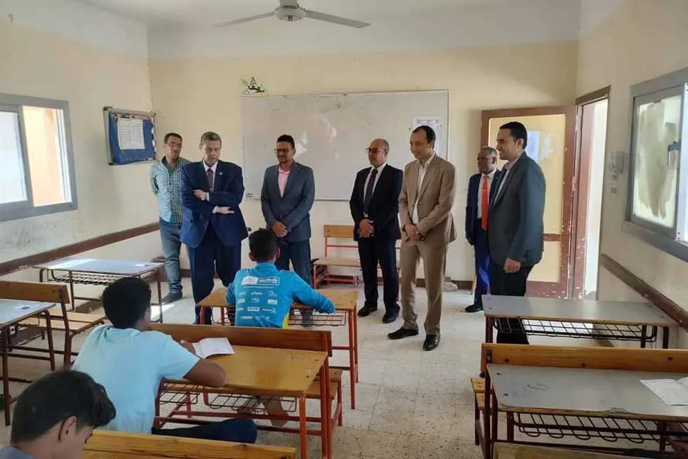 وكيل وزارة التعليم في شمال سيناء يزور لجان امتحانات المرحلة الإعدادية وكيل وزارة التعليم في شمال سيناء يزور لجان امتحانات المرحلة الإعدادية